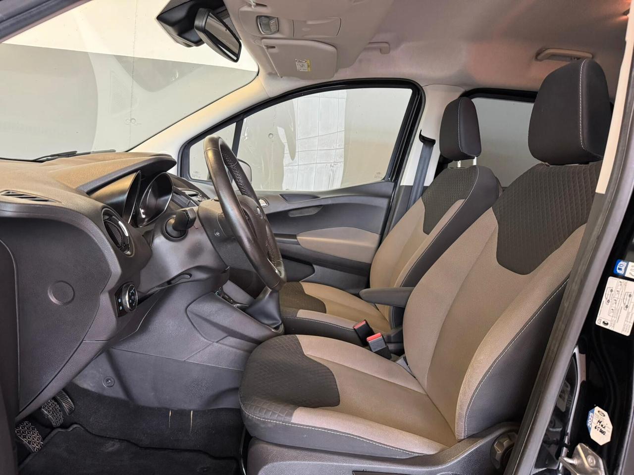 Ford Tourneo Courier 1.0 EcoBoost 100 CV Titanium