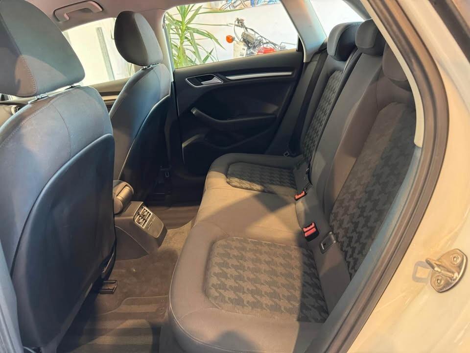 Audi A3 SPB 1.6 TDI S tronic Business