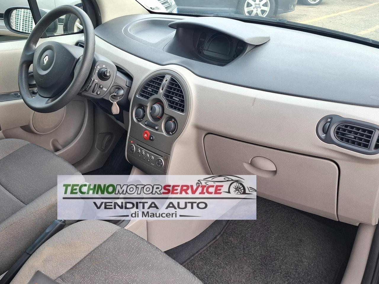 Renault Modus 1.2 16V Saint Tropez