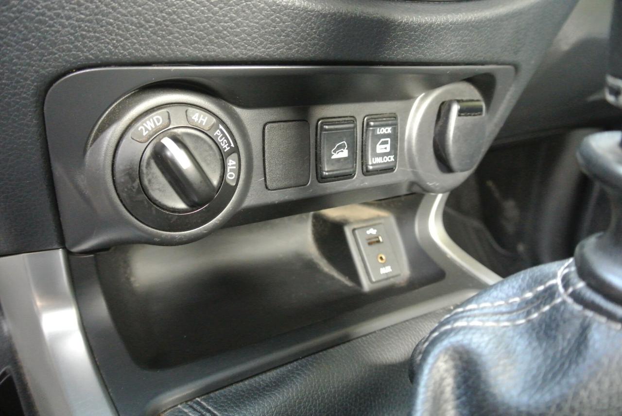 Nissan Navara 2.3 dCi 4WD King Cab Visia