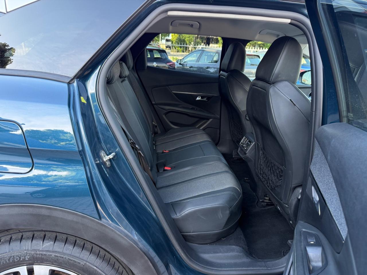 Peugeot 3008 Hybrid 225 e-EAT8 Allure