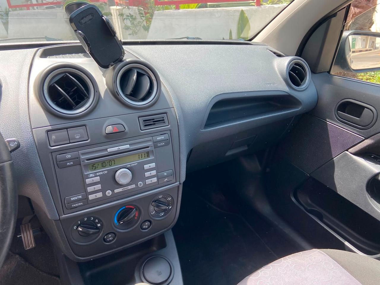 Ford Fiesta 1.2 16V 5p. Titanium