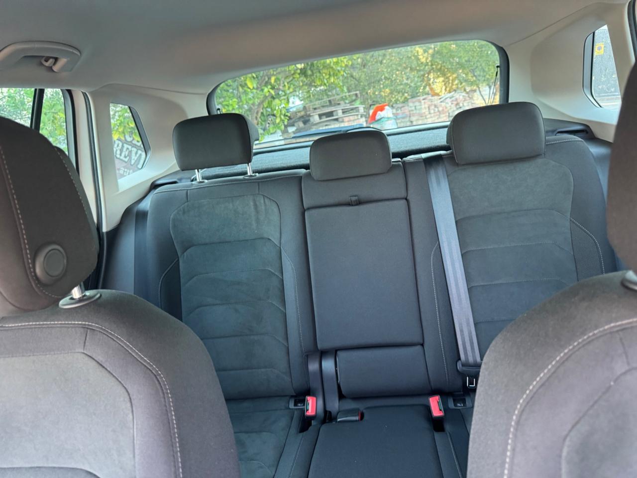 Volkswagen Tiguan 2.0 TDI SCR DSG 4MOTION Business BMT