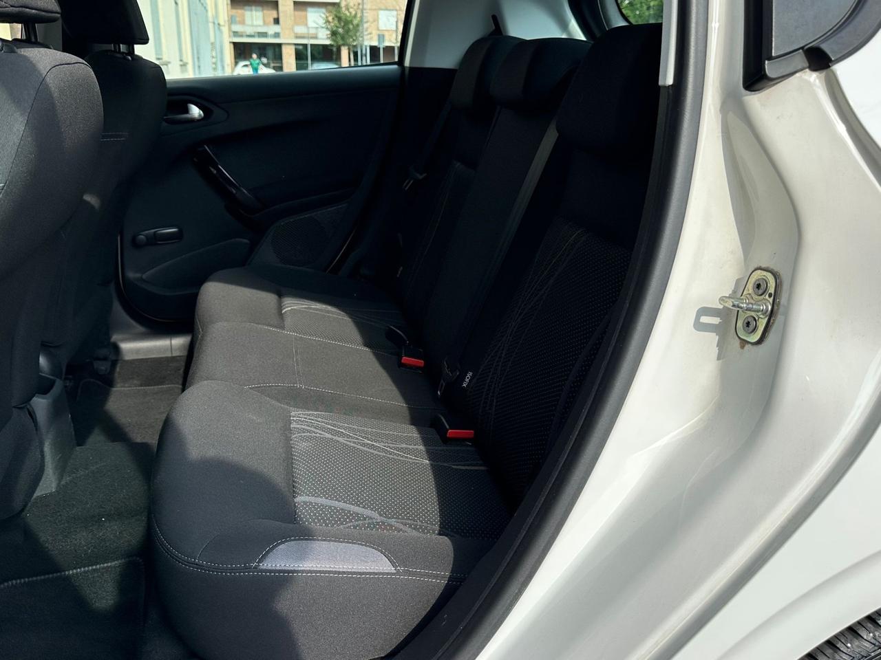 PEUGEOT 208 1.2 82CV ALLURE 2014