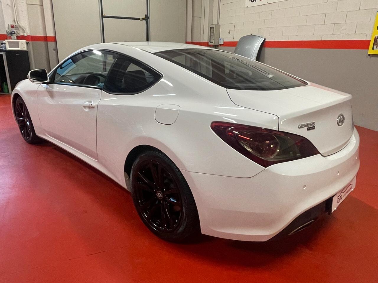 Hyundai Genesis Coupe 2.0 Turbo Sport