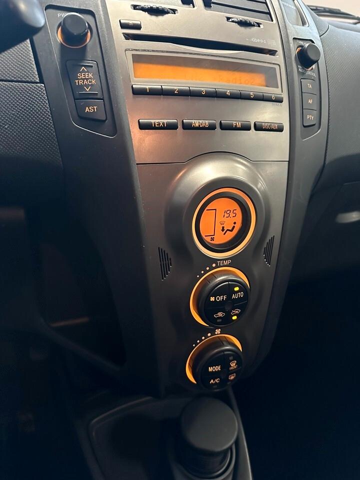 Toyota Yaris 5p 1.3 Sol - UnicoPro