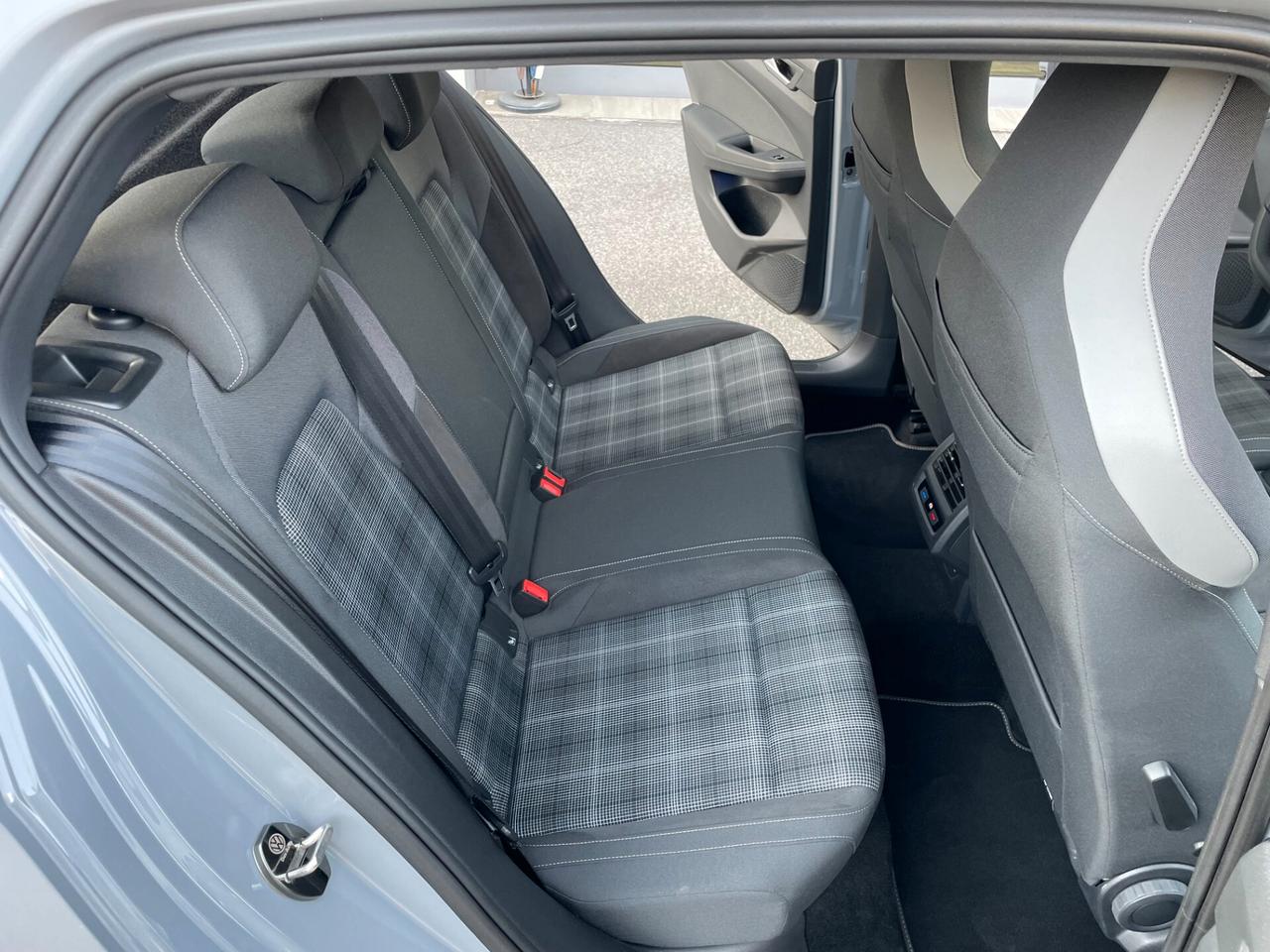 Volkswagen Golf GTD 2.0 TDI 200 CV DSG