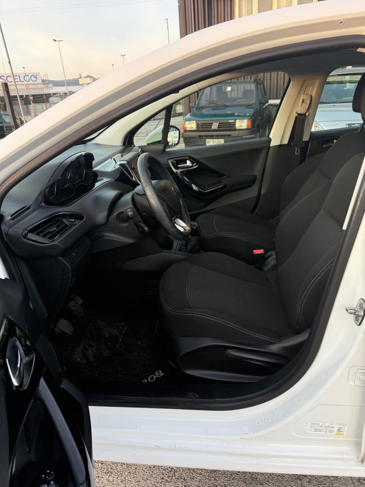 Peugeot 208 PureTech 82 5 porte Allure