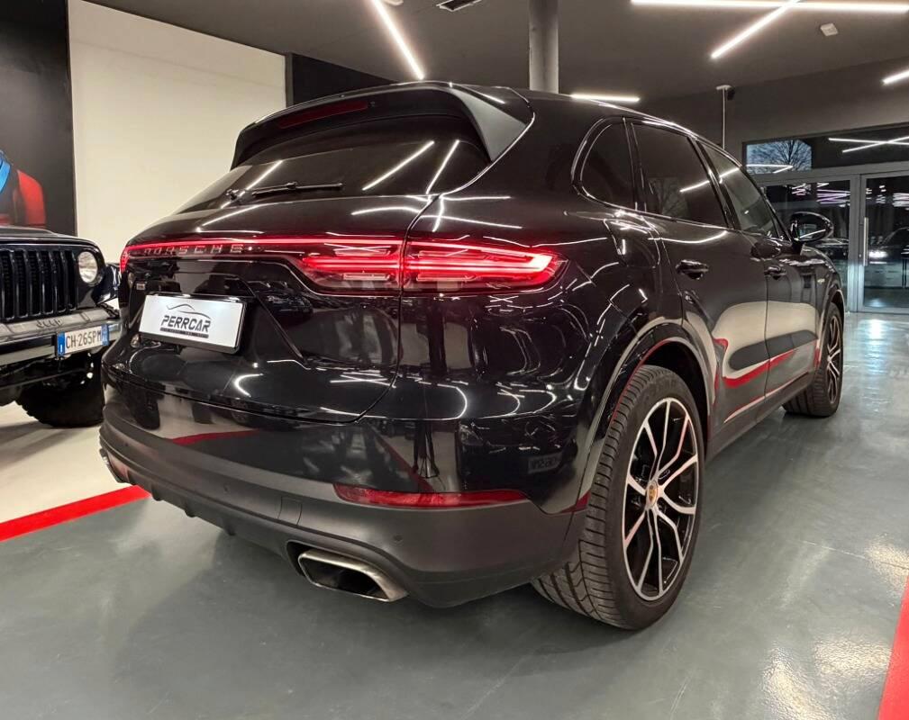 Porsche Cayenne 3.0 e-hybrid tiptronic
