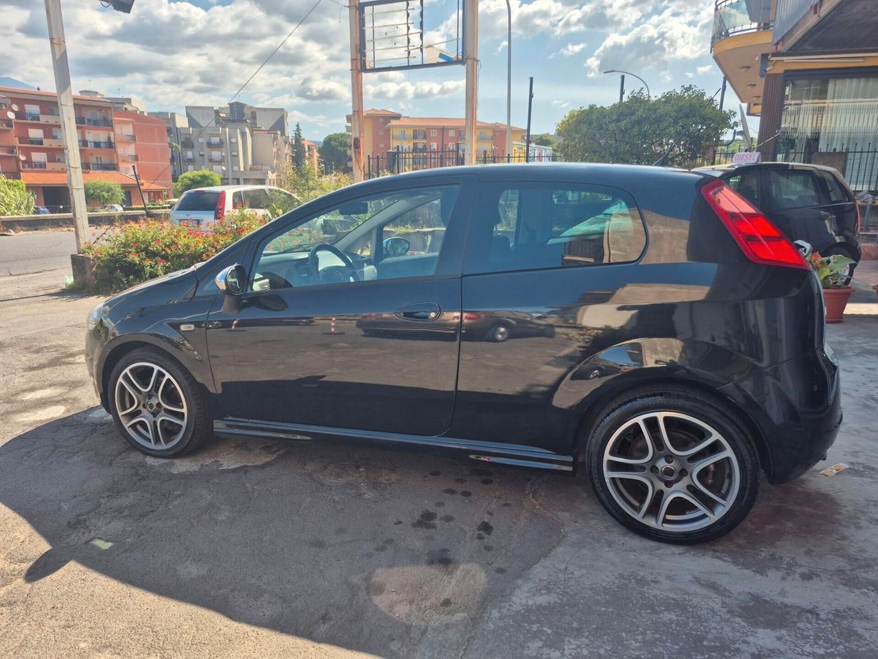 Fiat Grande Punto1.4 Starjet 16V 3 porte Sport