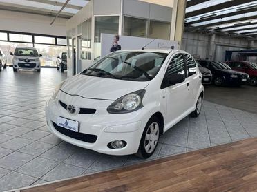 TOYOTA Aygo 1.0 12V VVT-i 5 porte Sol Connect - NEOPAT, TOMTOM