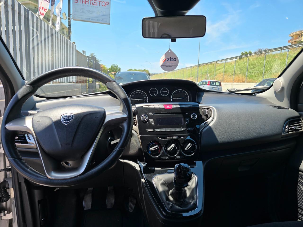 Lancia Ypsilon 1.2 69 CV 5 porte Gold