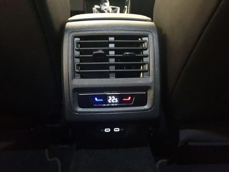 Volkswagen Golf 1.5 TSI EVO ACT R-Line