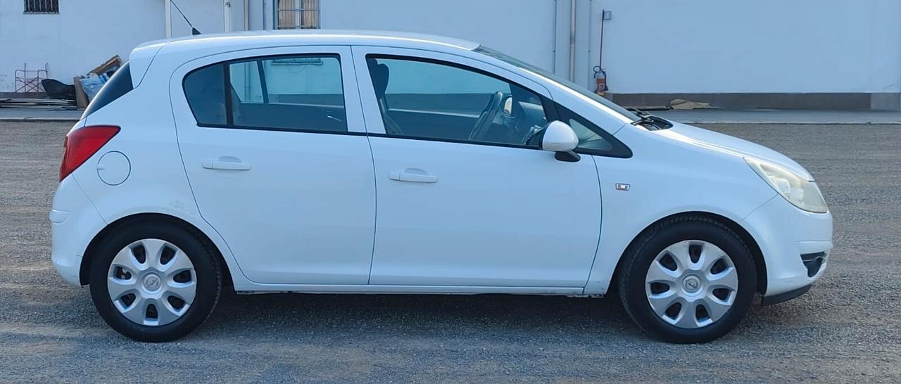 Opel Corsa 1.2 80CV 5 porte GPL-TECH Edition