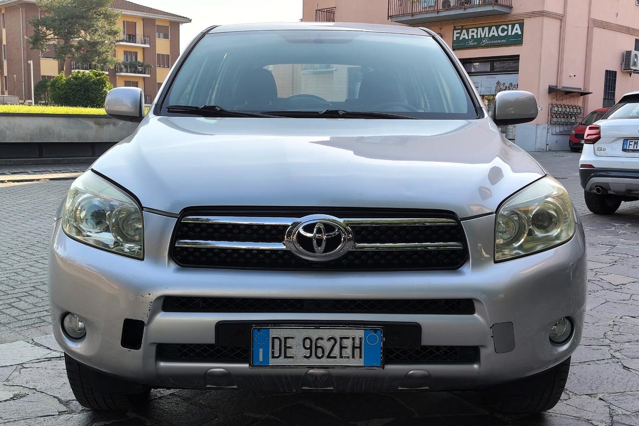 Toyota RAV 4 2.2 D-4D 136 CV Luxury