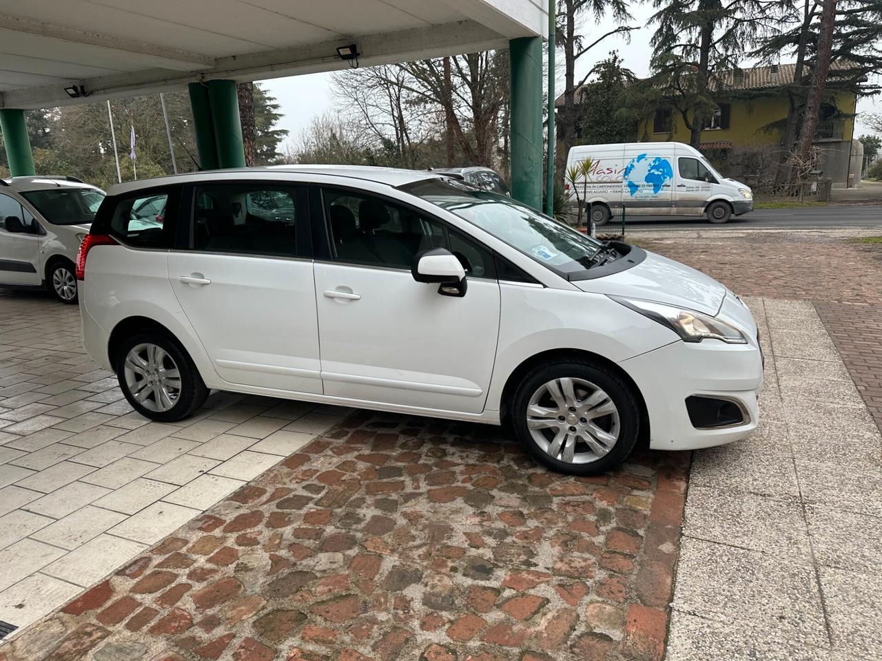 Peugeot 5008 1600 HDI AUT. 7 POSTI