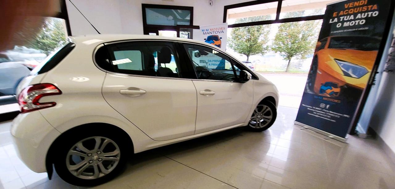 Peugeot 208 PureTech 82 5 porte Allure- PERFETTA IN OGNI DETTAGLIO