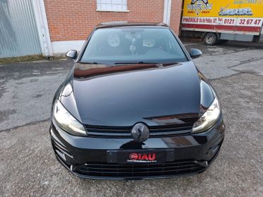 Volkswagen Golf 1.5 TSI 5p. Sport allestimento R line