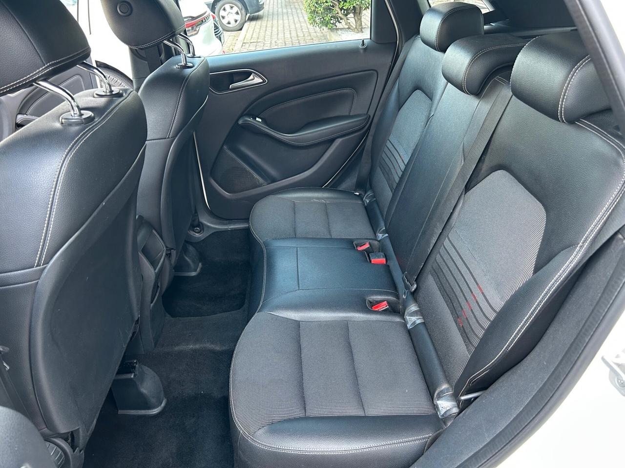 Mercedes-Benz B 180 d (cdi) Executive FL E6
