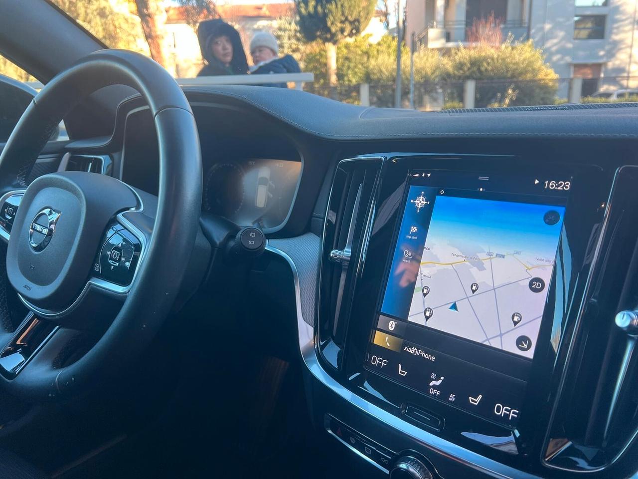 VOLVO V60 B4 GEARTRONIC R-DESING