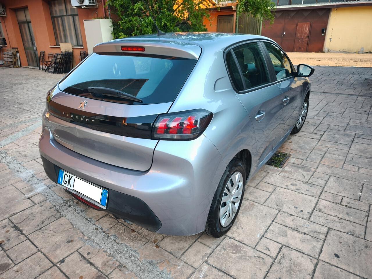 Peugeot 208 PureTech 75 INCIDENTATA