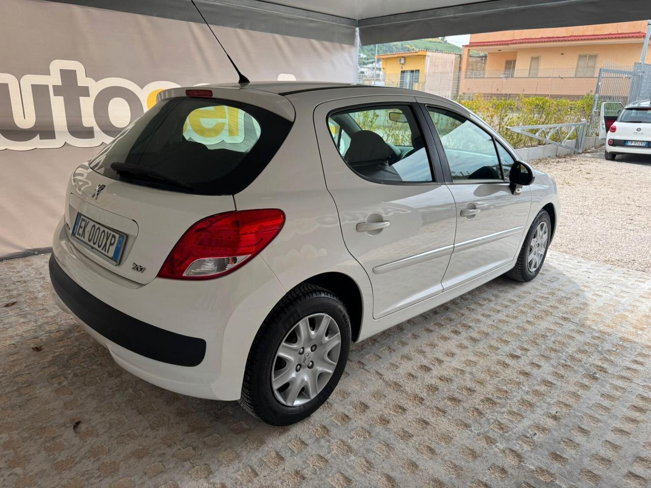 Peugeot 207 1.4 HDi 70CV 5p. Active