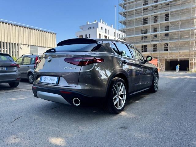 Alfa Romeo Stelvio 2.2 t Business rwd 180cv auto