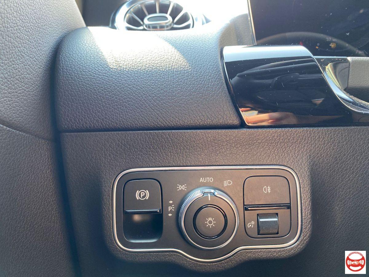 MERCEDES - Classe GLA - 200 d Automatic Sport Plus