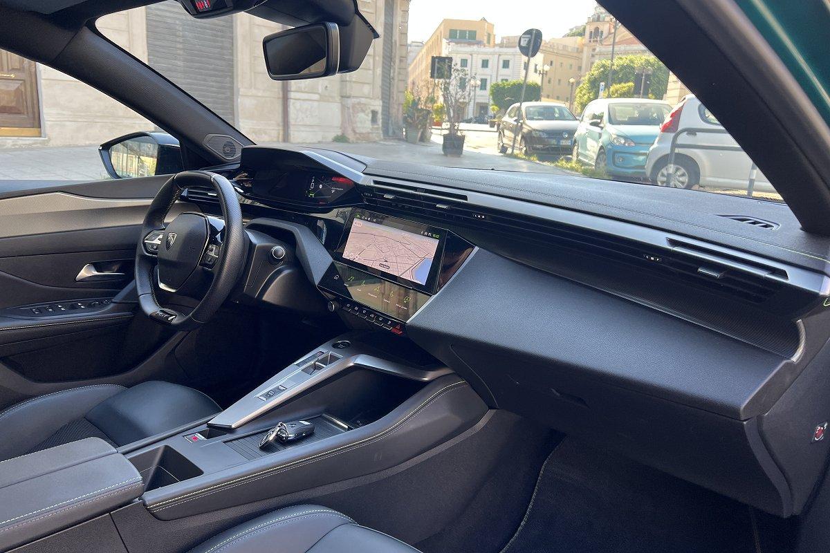 PEUGEOT 308 Hybrid 145 e-DCS6 GT