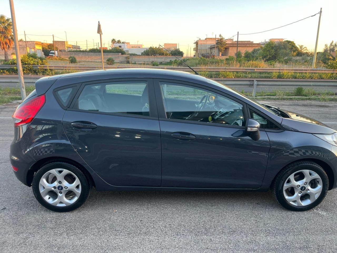 Ford Fiesta 1.4 TDCi 70CV 5 porte Unipro 2012