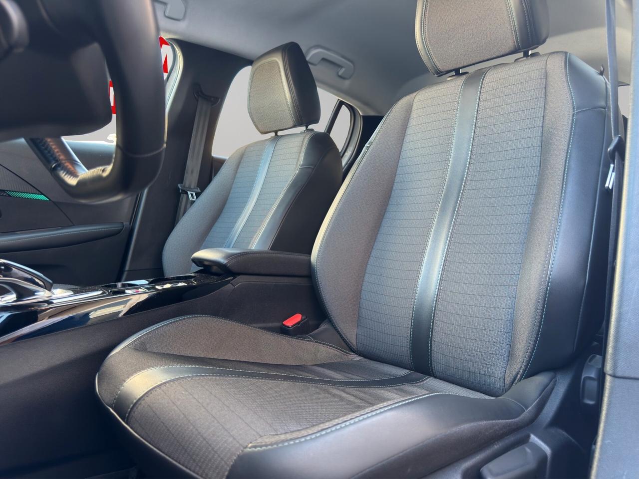 Peugeot 208 PureTech 100 Stop&Start EAT8 5 porte Allure