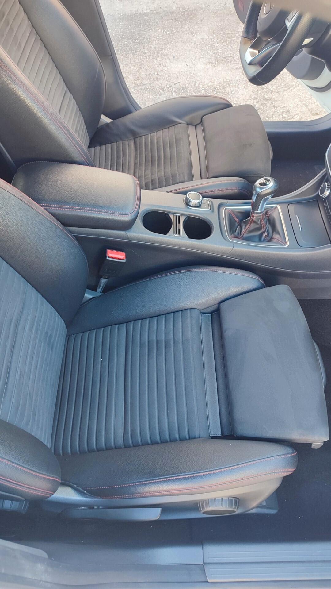 MERCEDES CLA 200 PREMIUM