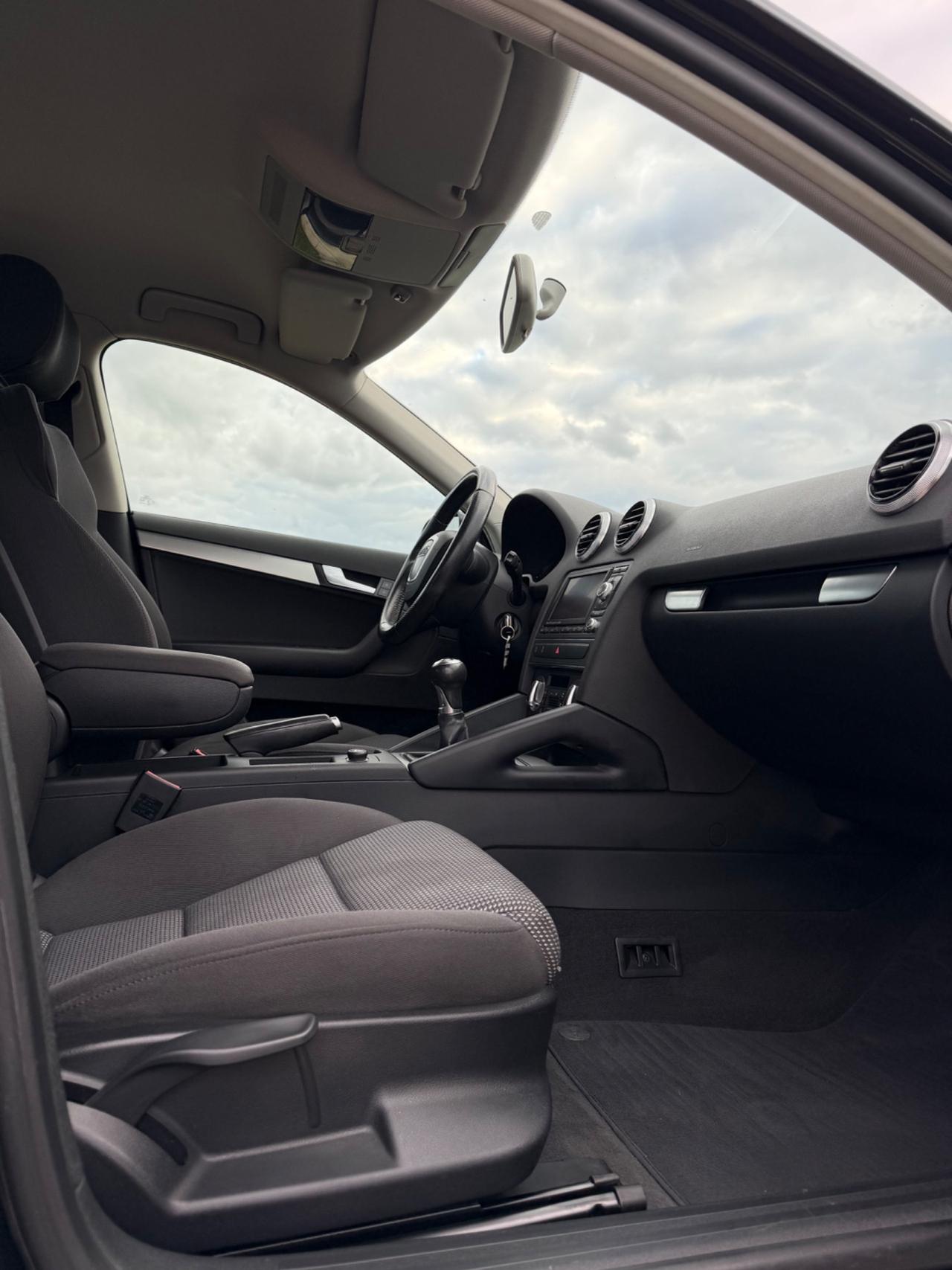 Audi A3 SPB 1.6 TDI 105 CV CR Attraction