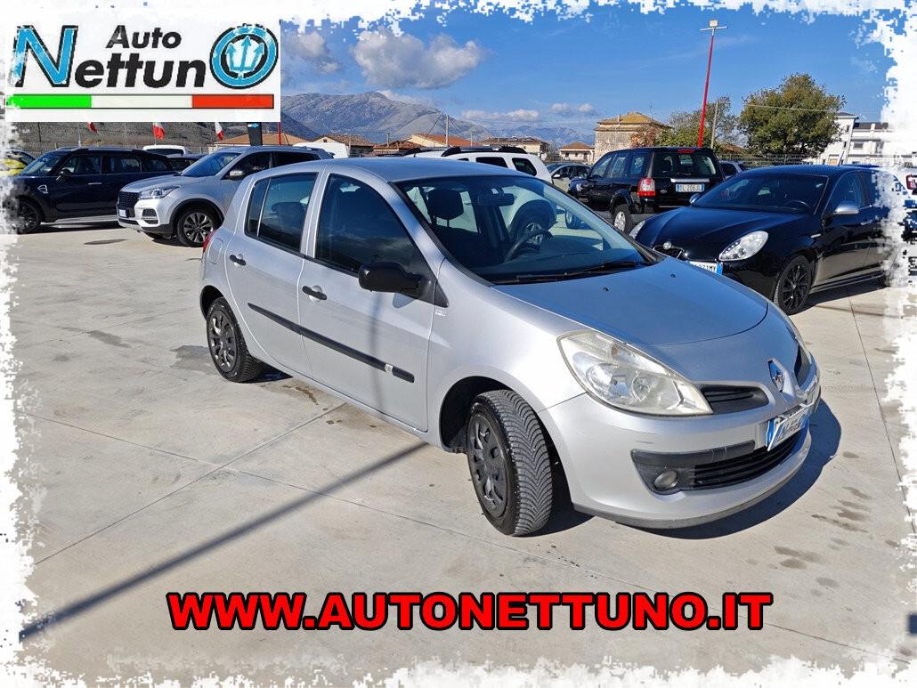 Renault Clio Storia 1.2 16V 5 porte Dynamique