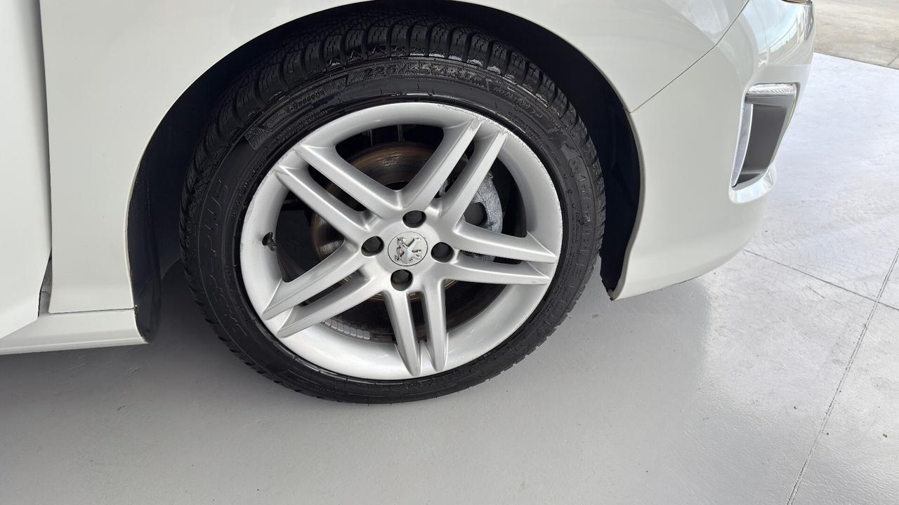 Peugeot 308 1.6 e-HDi 112CV Stop&Start CC Allure