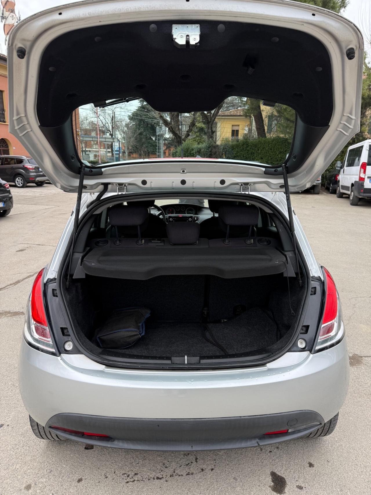 Lancia Ypsilon 1.2 69 CV 5 porte GPL Ecochic Gold