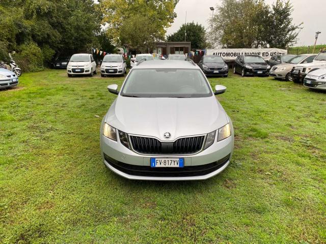 Skoda Octavia 1.6 tdi DSG Euro 6D-Temp * Solamente 57.000km *APP