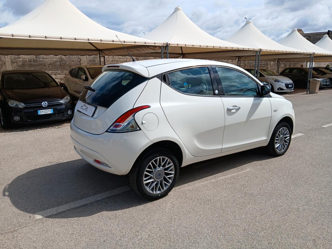 Lancia Ypsilon 0.9 TwinAir 85 CV 5 porte Metano Ecochic Gold