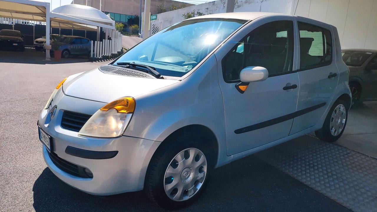 Renault Modus 1.5 dCi 85CV C. Manuale