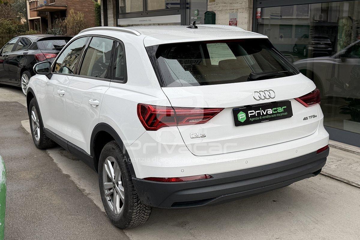 AUDI Q3 45 TFSI e S tronic Business