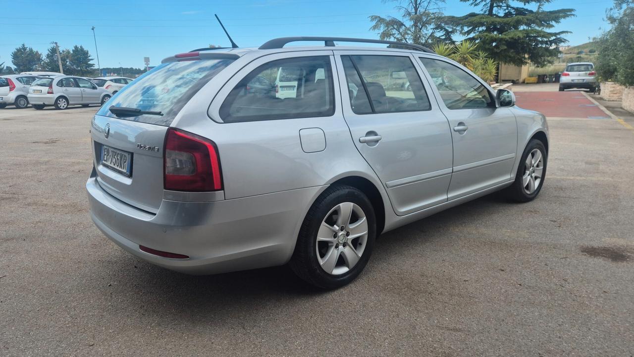 Skoda Octavia 1.6 TDI CR F.AP. Wagon Ambition