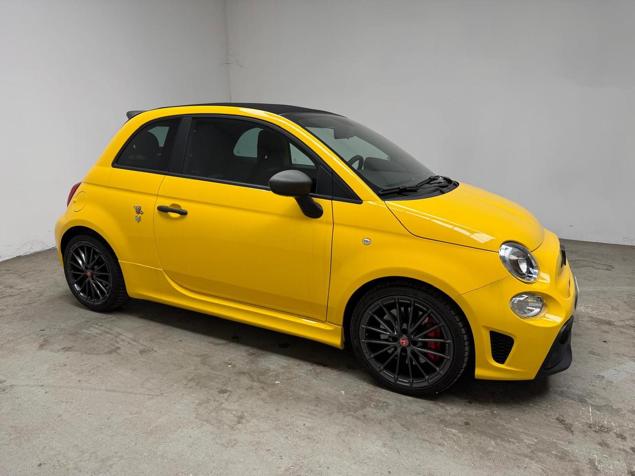 Abarth 595C 2016 - 595C 1.4 t-jet Competizione 180cv