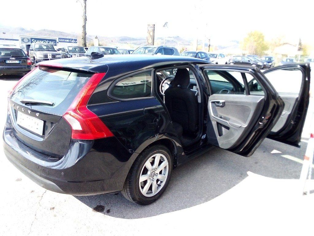 VOLVO V60 (2010-2018) V60 D3 Momentum