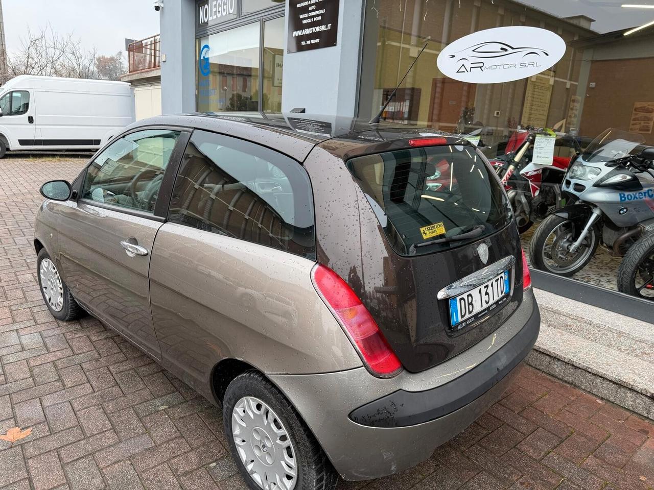 Lancia Ypsilon 1.2 benzina, b-color