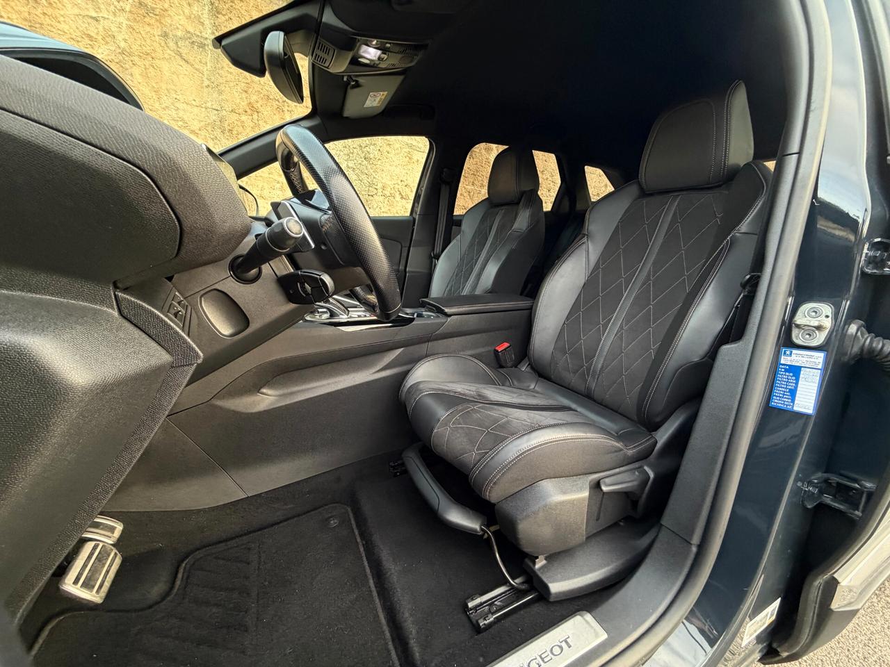 Peugeot 3008 GT-LINE/2.0 EAT8 177CV/GANCIO/PELLE/18"