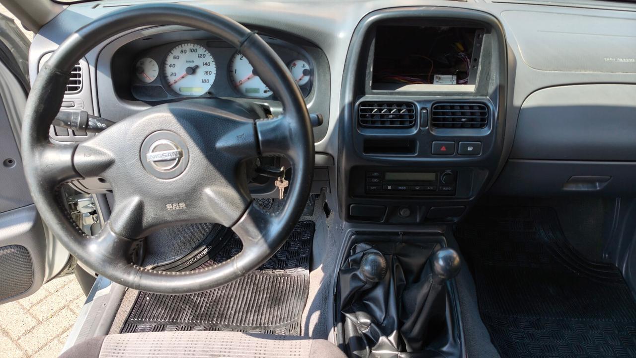 Nissan Navara Double Cab 2.5 td 133cv