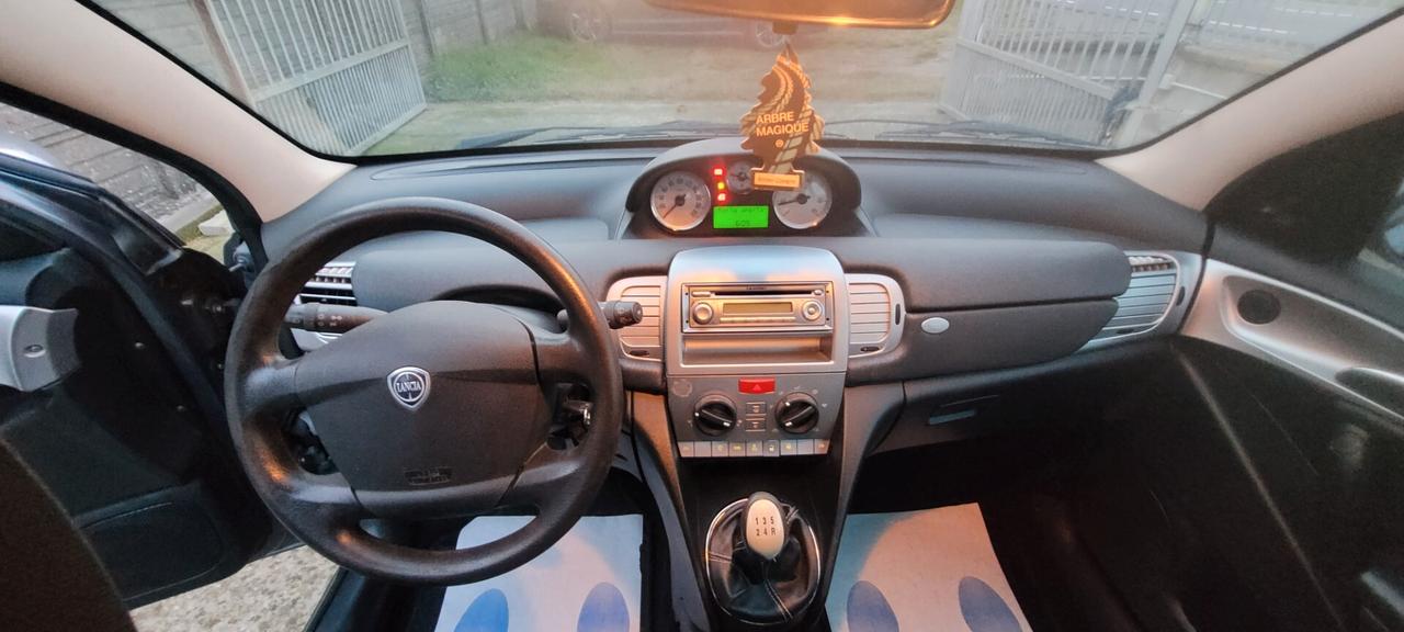 Lancia Ypsilon 1.2 Argento