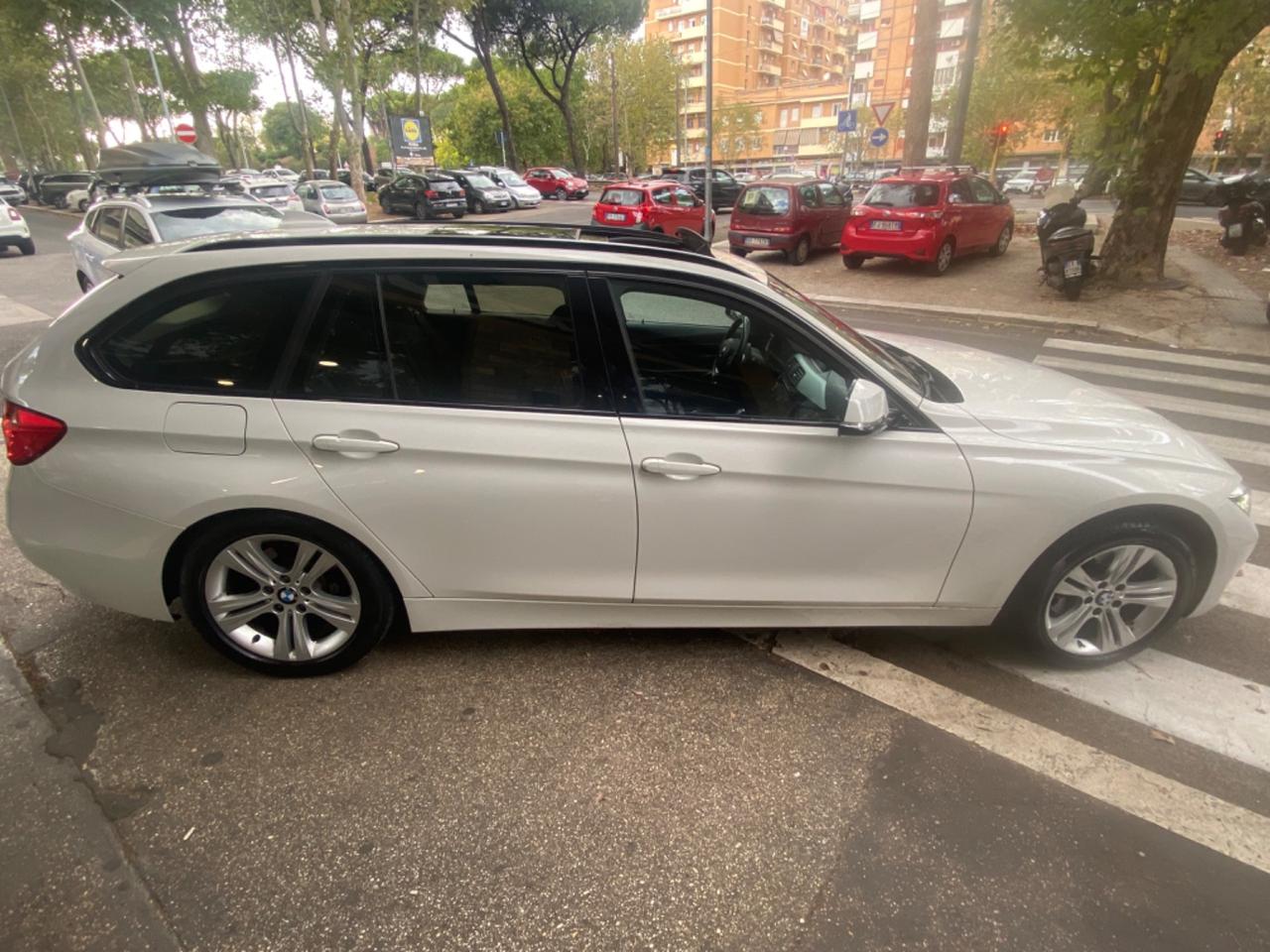 Bmw 320d xDrive Touring Sport AUT. TETTO H&K FULL