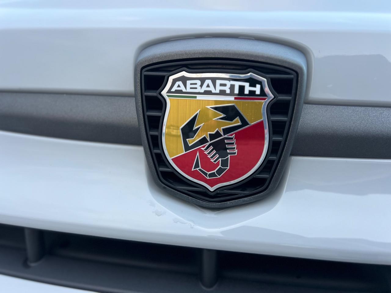 Abarth 595 1.4 Turbo T-Jet 180 CV Competizione