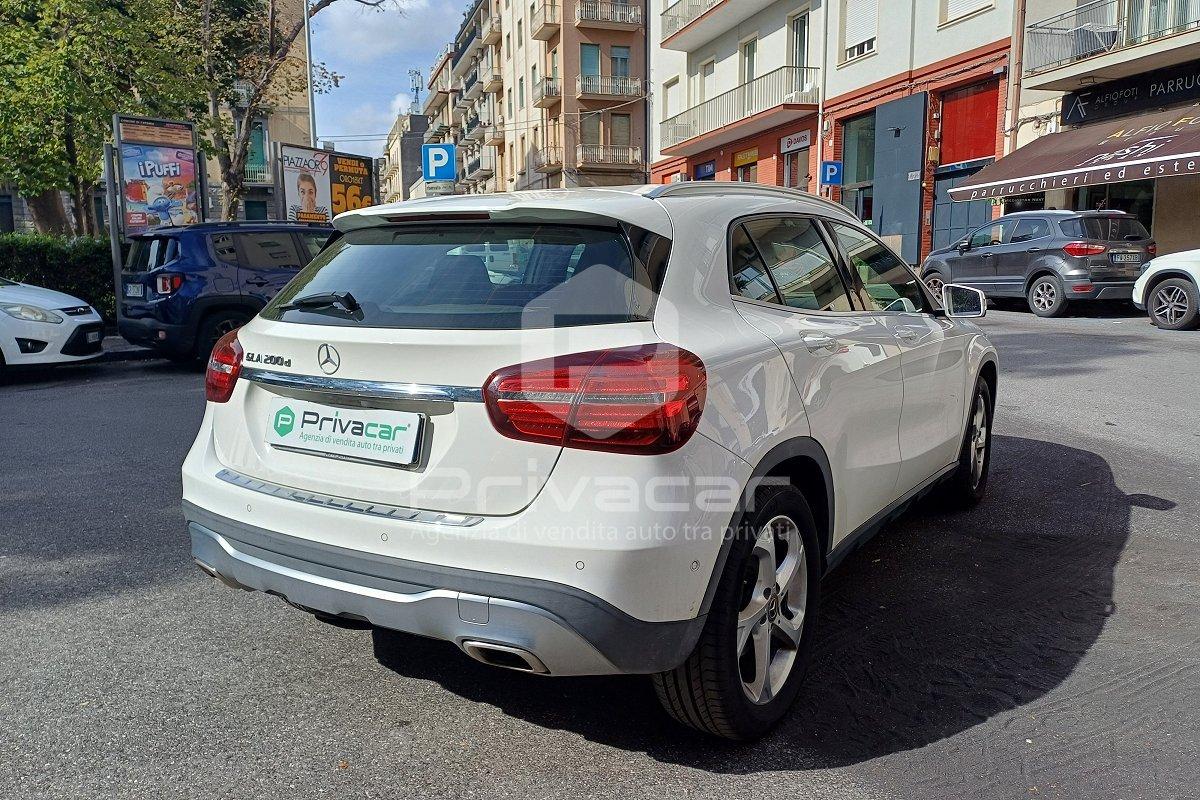 MERCEDES GLA 200 d Automatic Sport